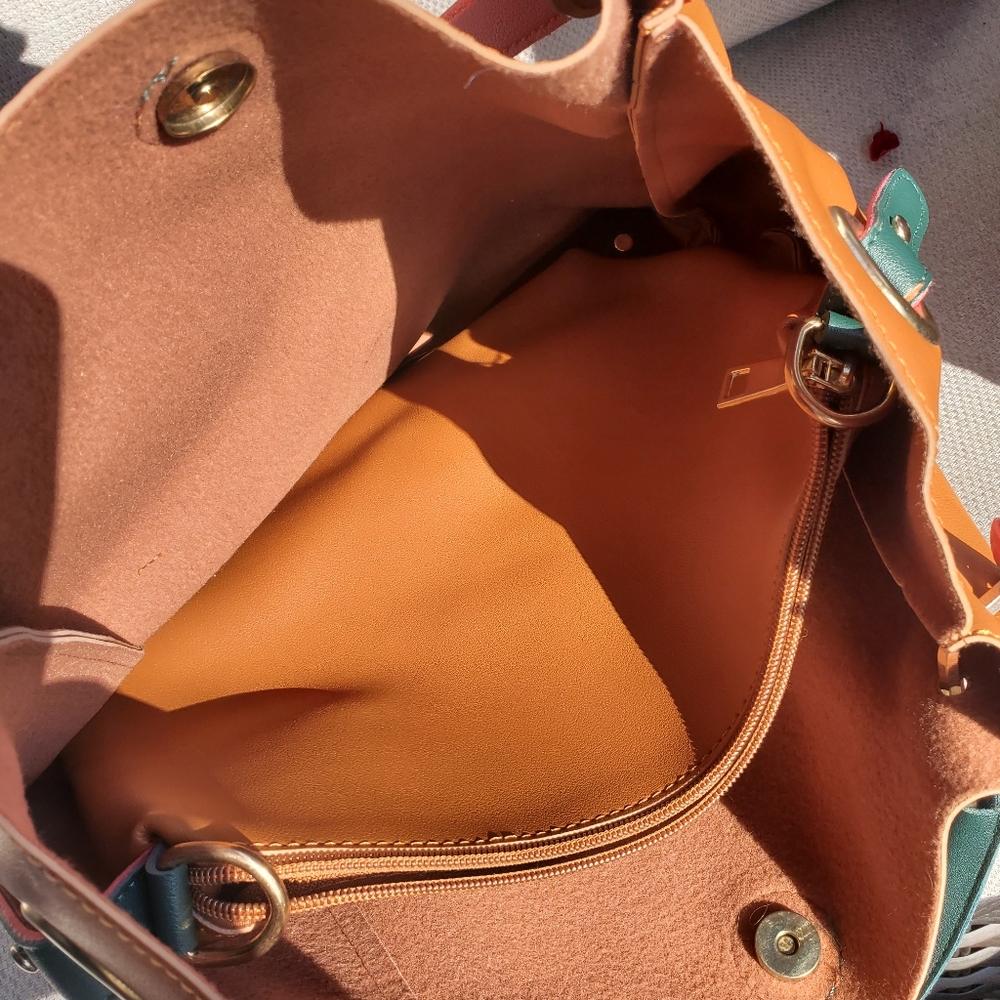 Purse - Picture 4 of 8